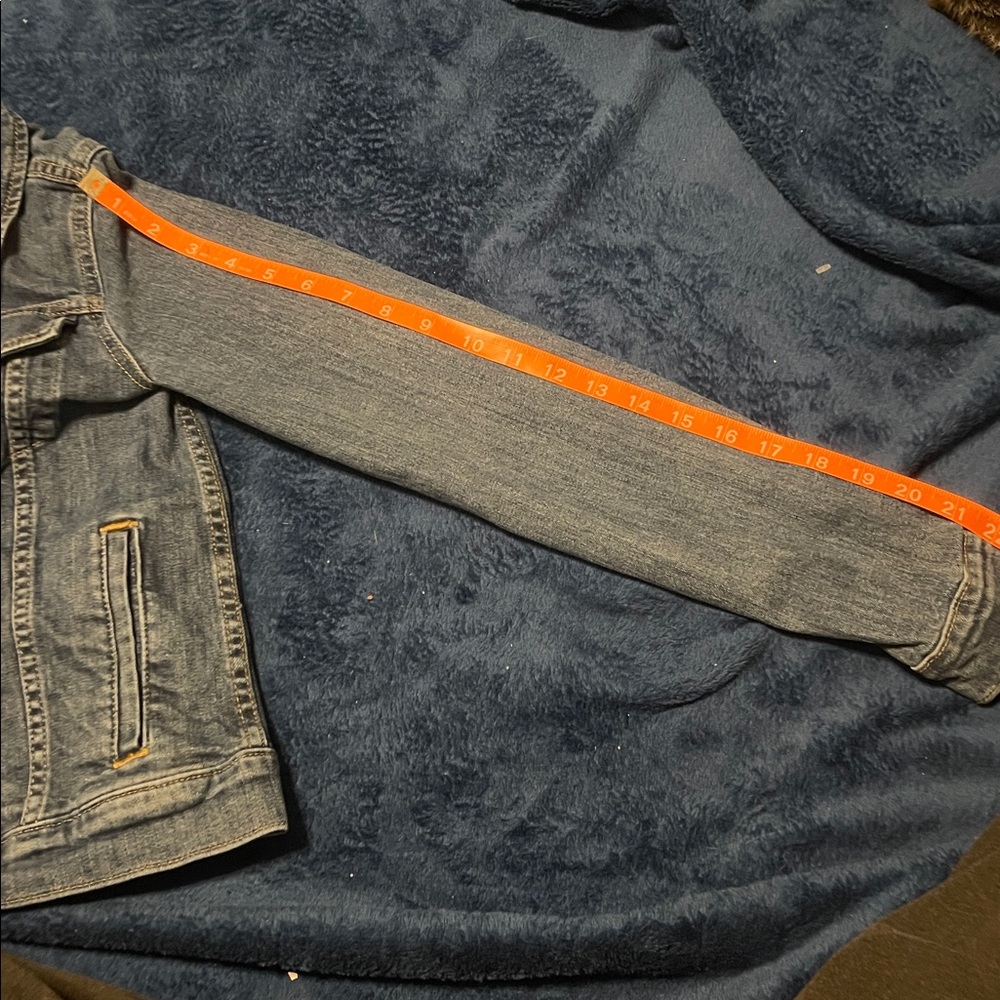 Levi's Women's Classic Blue Jean Jacket - Picture 7 of 10